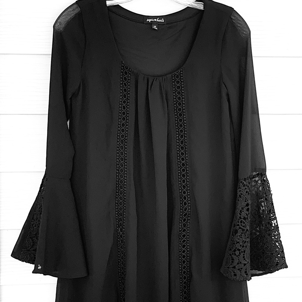 SEQUIN HEARTS Black Lace Bell Sleeve Scoop Neck XS